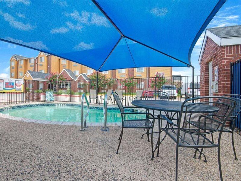 Отель Super 8 By Wyndham San Antonio Downtown Ne Экстерьер фото