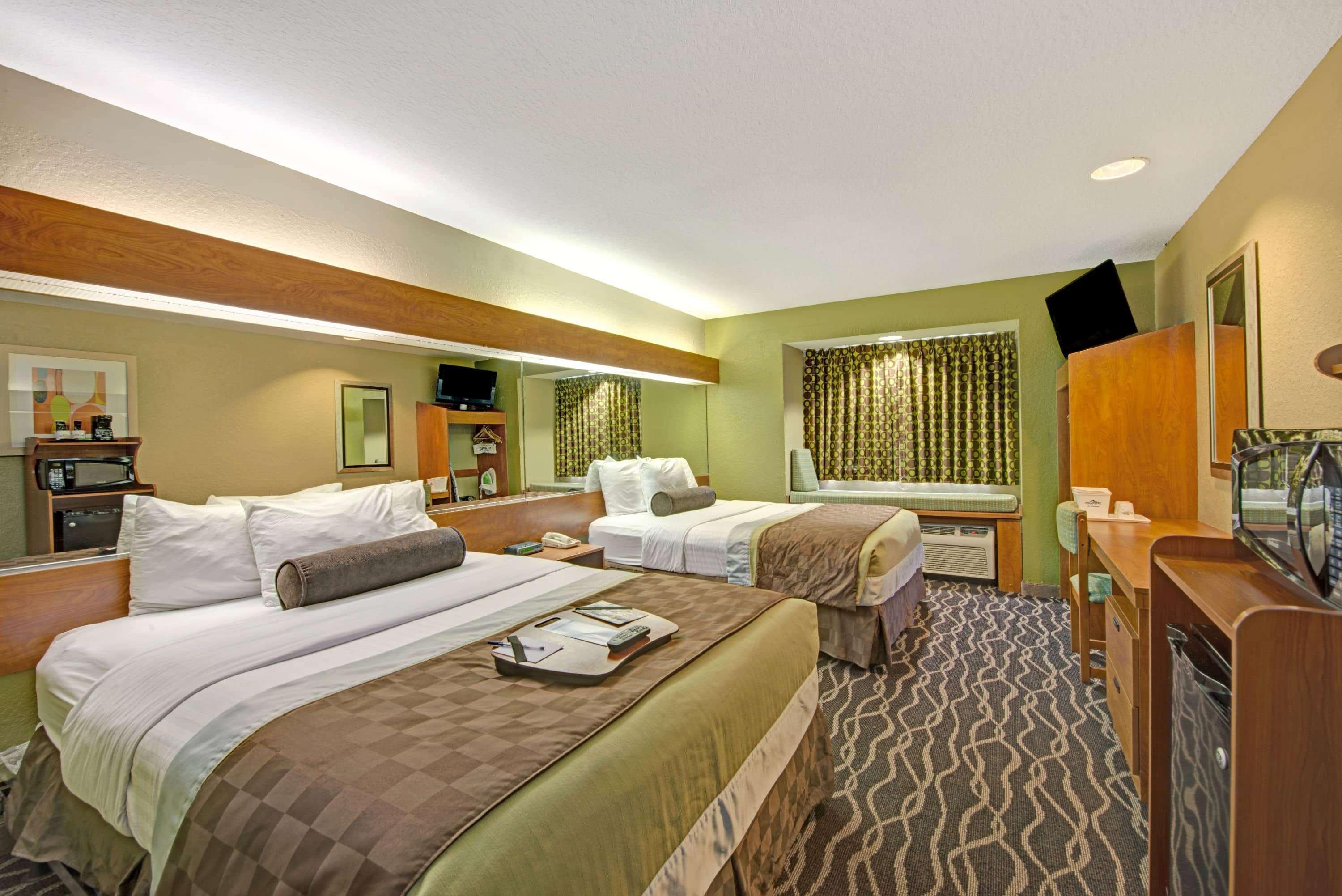 Отель Super 8 By Wyndham San Antonio Downtown Ne Экстерьер фото