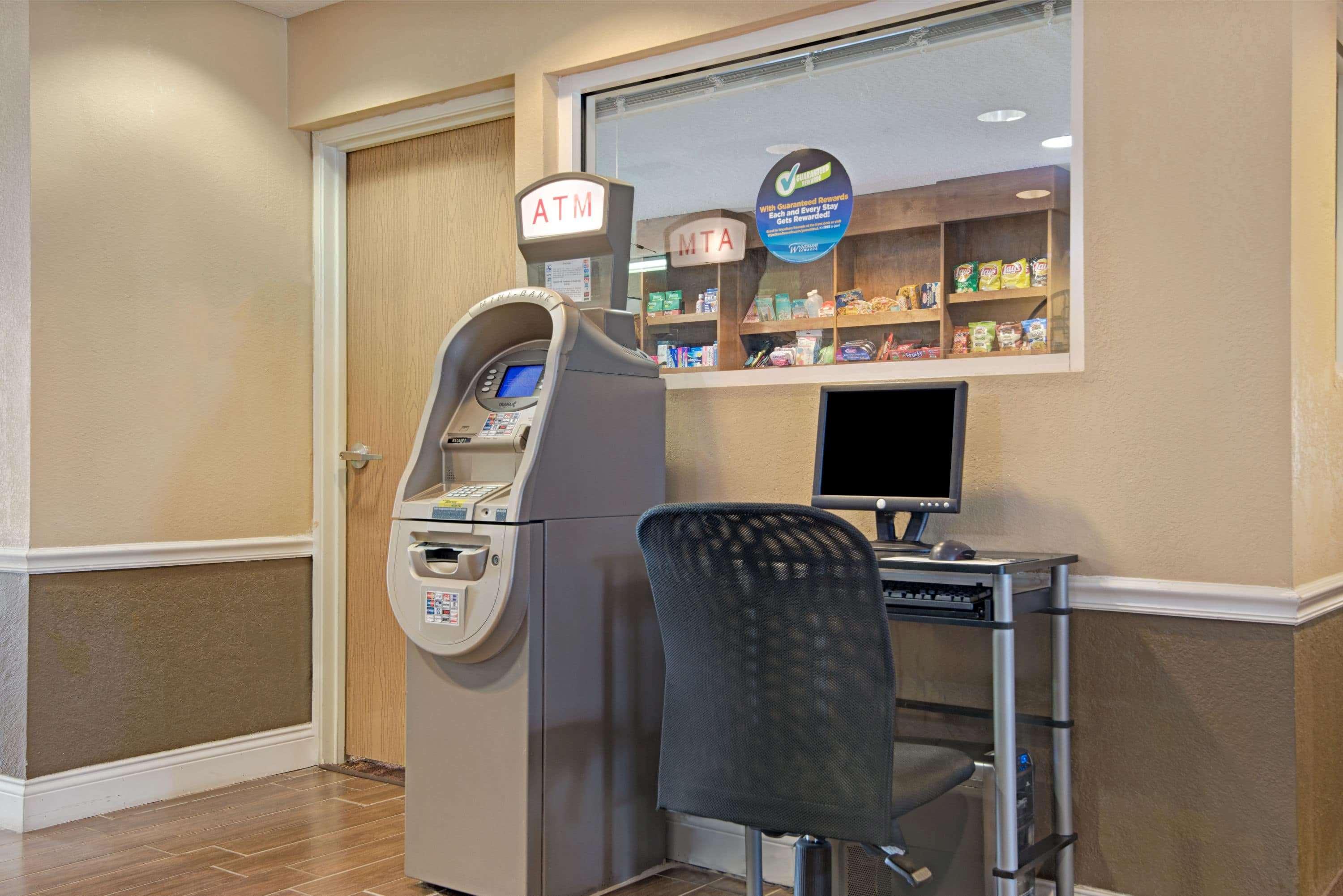 Отель Super 8 By Wyndham San Antonio Downtown Ne Экстерьер фото
