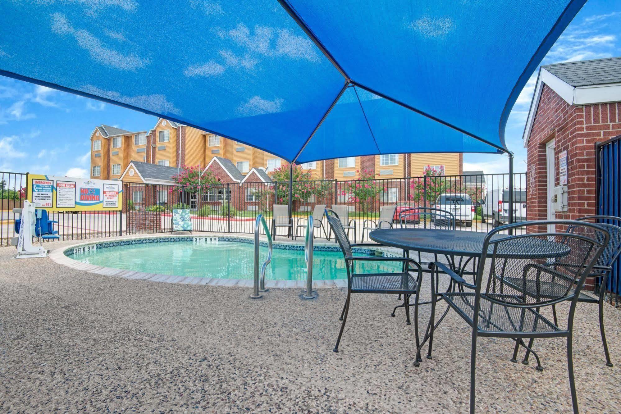 Отель Super 8 By Wyndham San Antonio Downtown Ne Экстерьер фото
